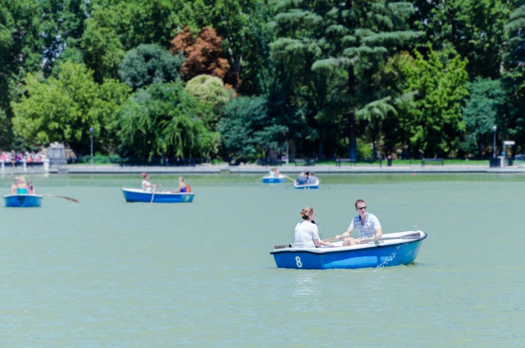 Rowing boats on lake in Madrid 